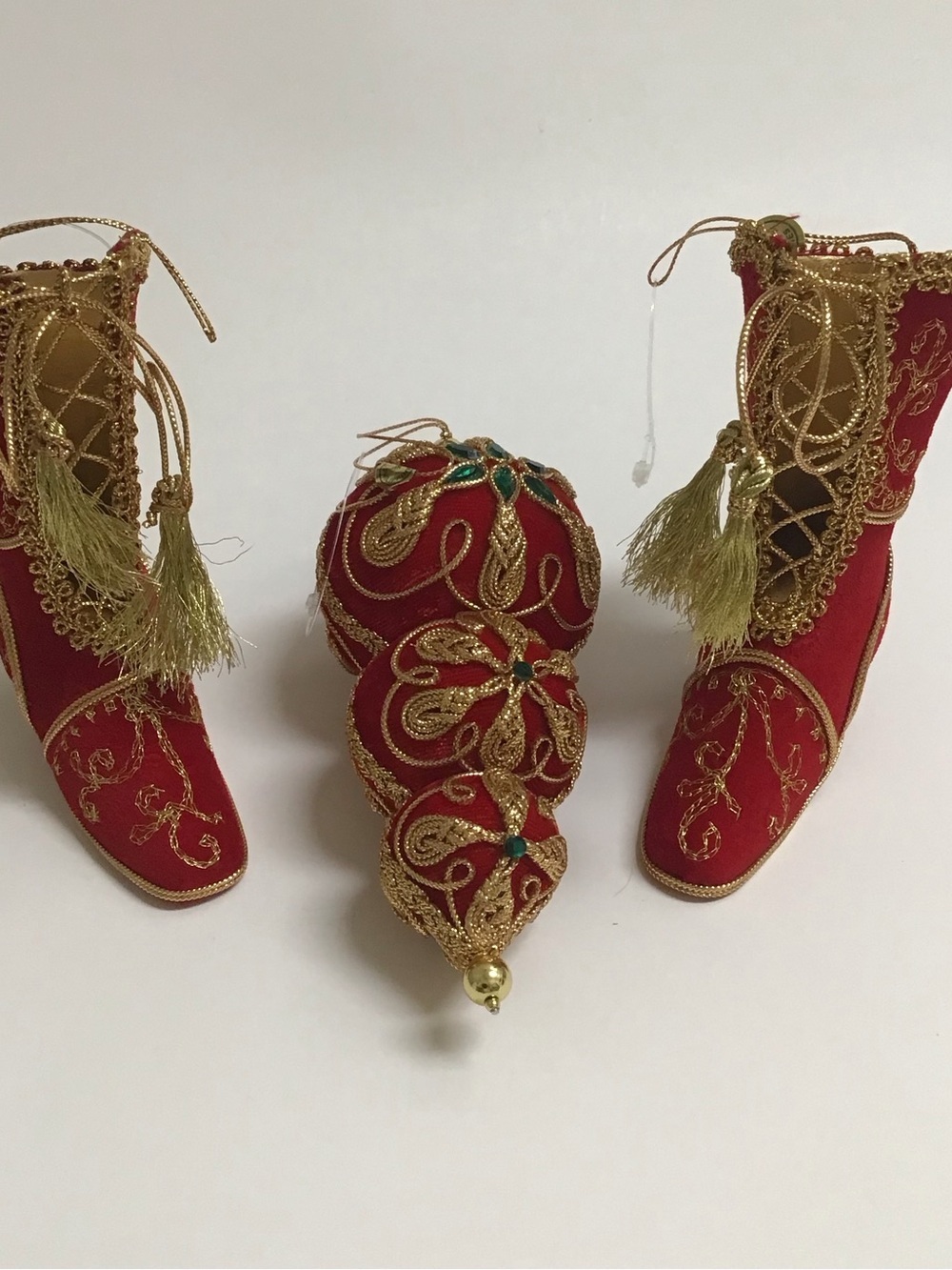 Victorian Look Christmas Tree Ornaments SET OF 3 Red Velvet Gold Trim Boots NEW - Picture 15 of 16